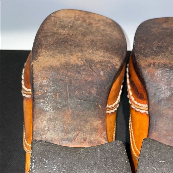 Vintage Brown Leather Loafer with a heal - Picture 10 of 11